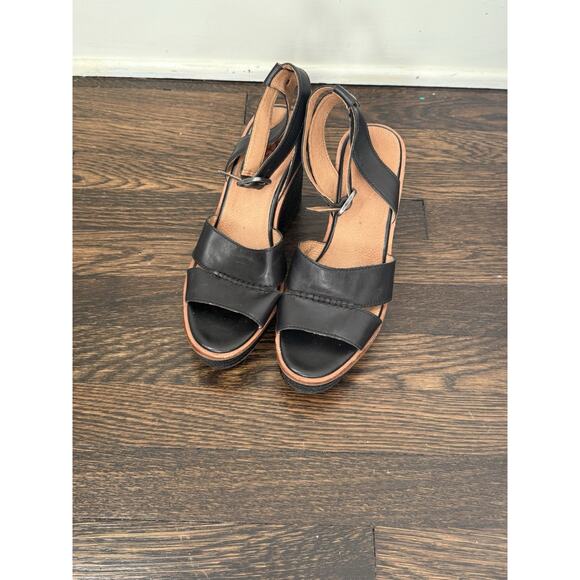 UGG CARINE BLACK LEATHER WEDGE HEEL SANDALS WOMEN'S SIZE 10 - Picture 6 of 9